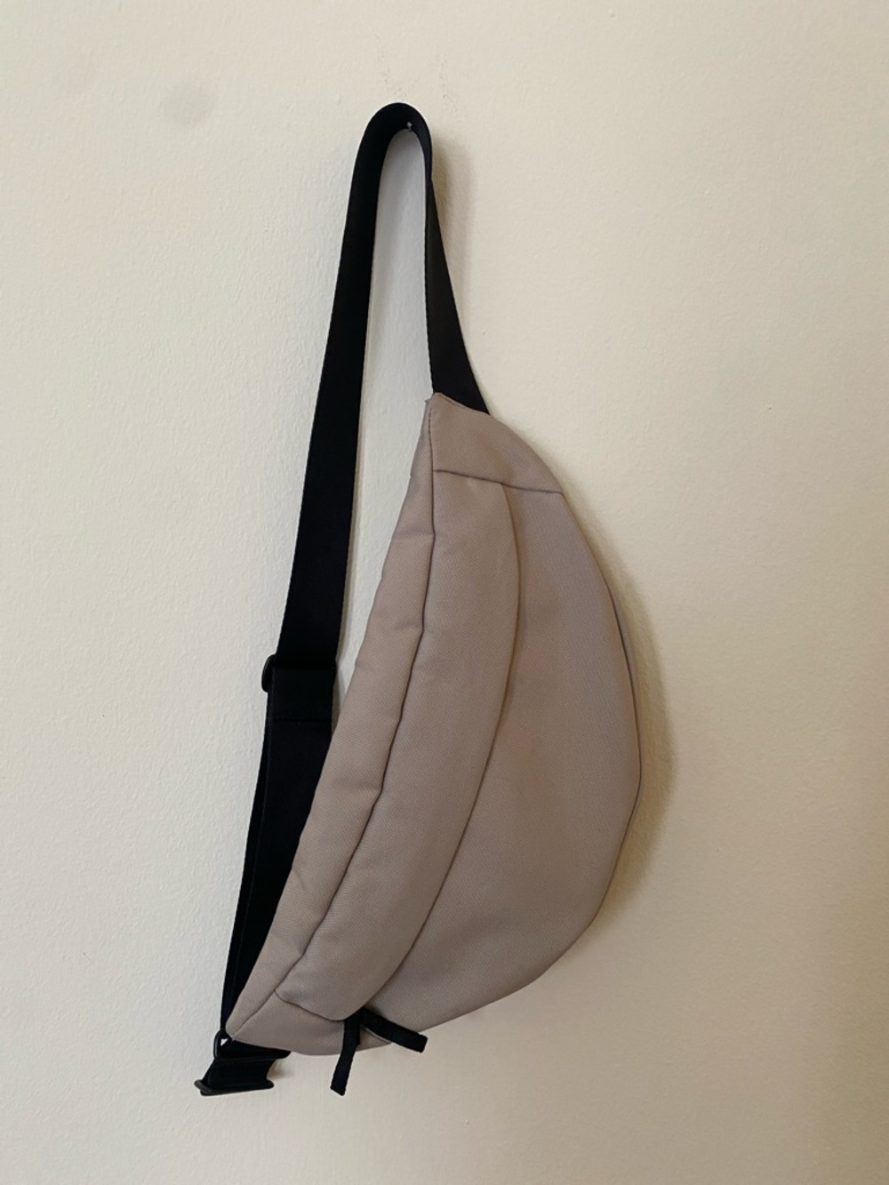Everlane Renew Transit Fanny Pack in Warm Quartz Unisex Minimal Design